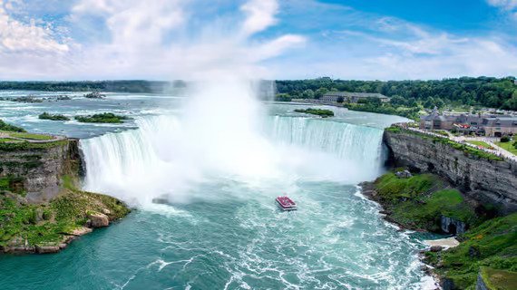 Toronto Niagara Falls Guided Day Tour, Boat & Skylon Tower